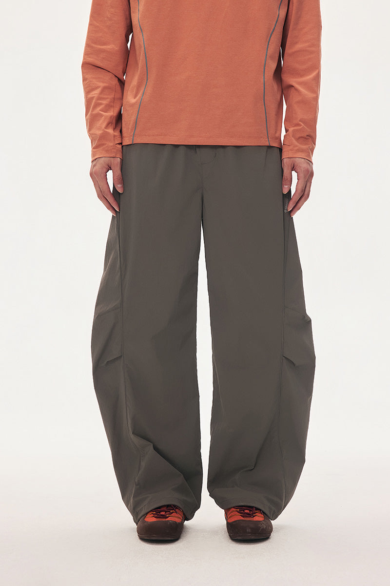 Sweat-wicking, quick-drying light stretch pants