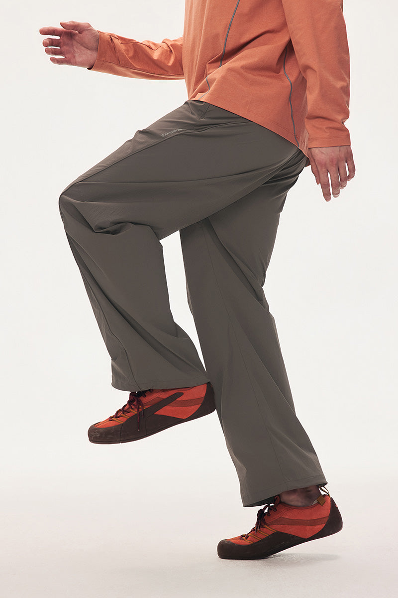 Sweat-wicking, quick-drying light stretch pants